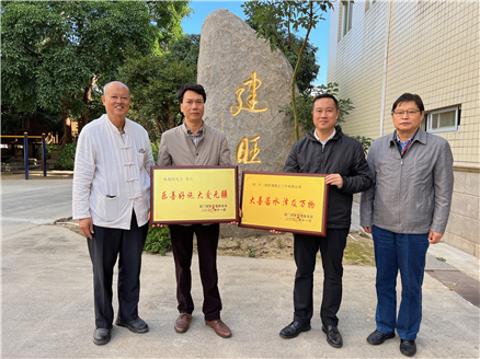 IMG_2333.jpg IMG_2333.jpg