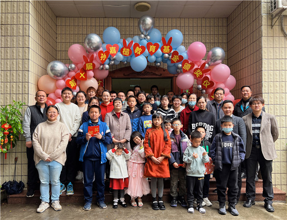 集體合影1.jpg 集體合影1.jpg